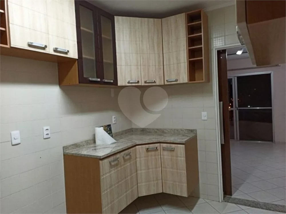 Apartamento à venda com 3 quartos, 82m² - Foto 1