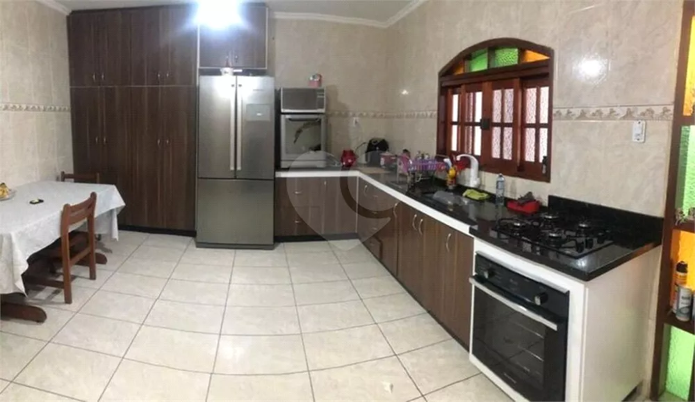 Casa à venda com 3 quartos, 287m² - Foto 8