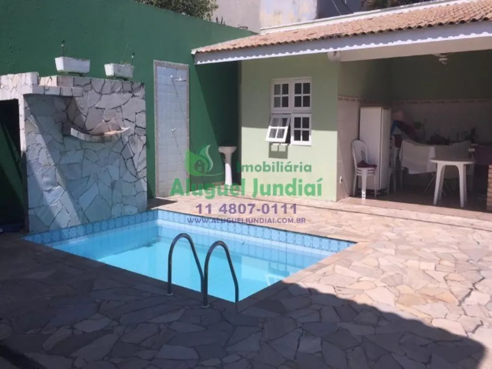 Casa à venda com 4 quartos, 300m² - Foto 1