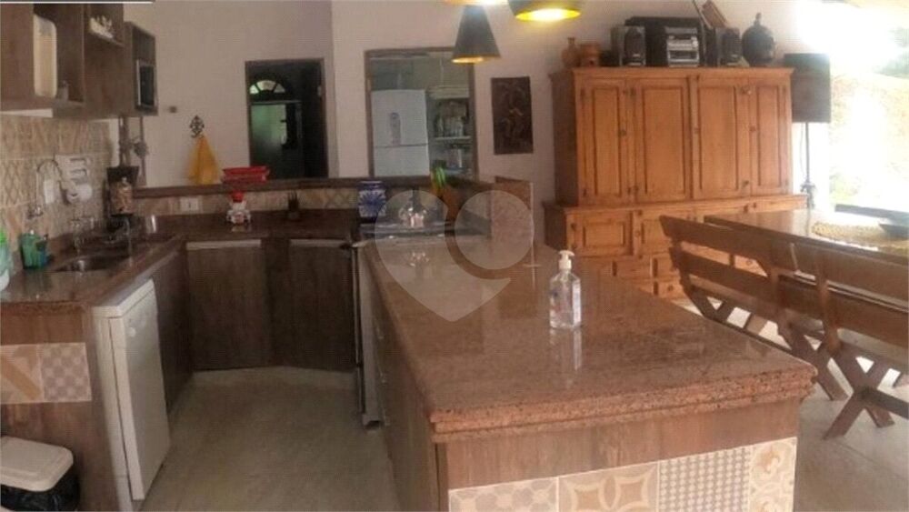 Casa, 4 quartos, 1581 m² - Foto 2