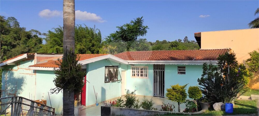 Chácara à venda com 2 quartos, 212m² - Foto 1