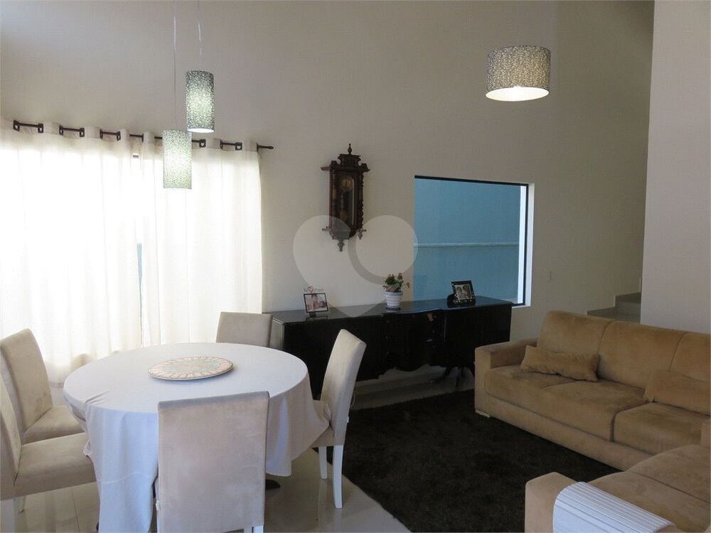 Casa à venda com 3 quartos, 215m² - Foto 3
