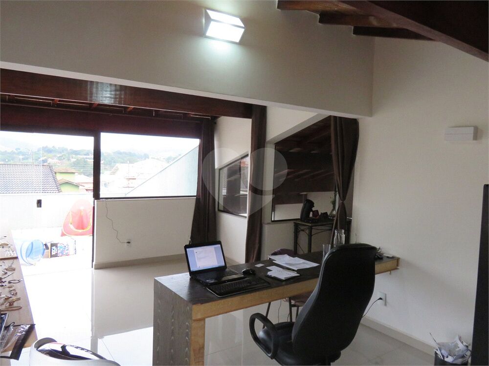 Casa à venda com 3 quartos, 215m² - Foto 15