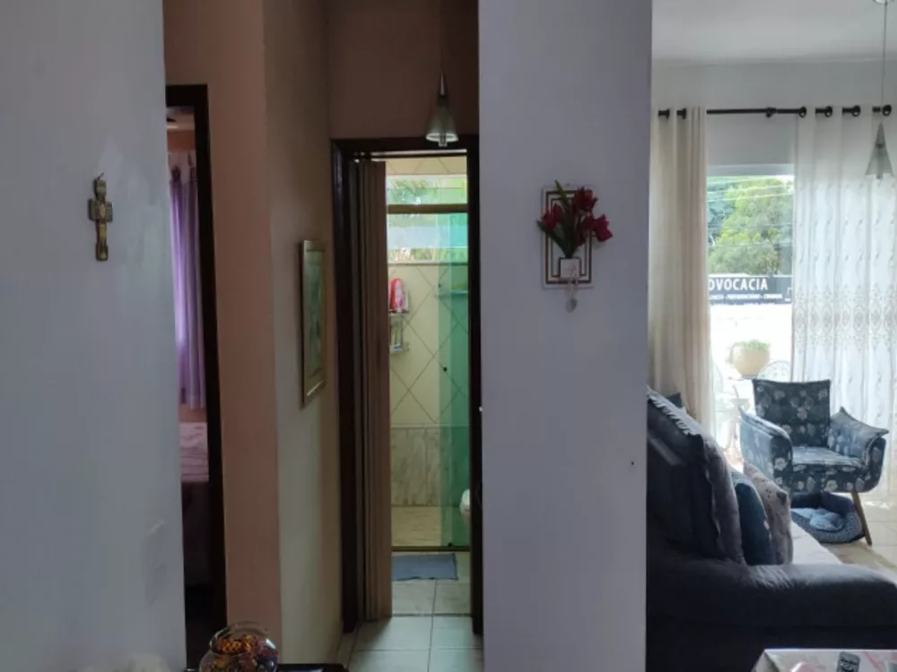 Casa à venda com 3 quartos, 300m² - Foto 1