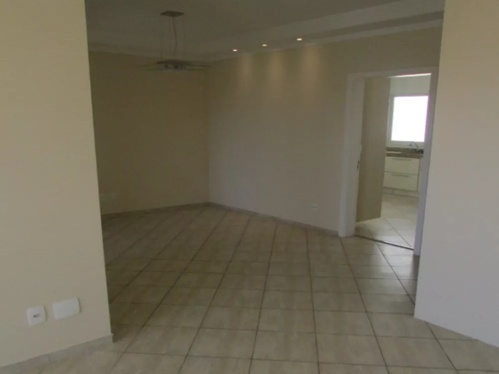 Apartamento à venda com 3 quartos, 117m² - Foto 3