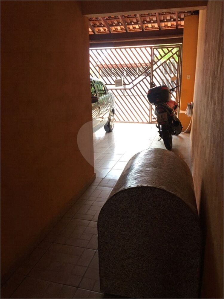 Casa à venda com 2 quartos, 125m² - Foto 1