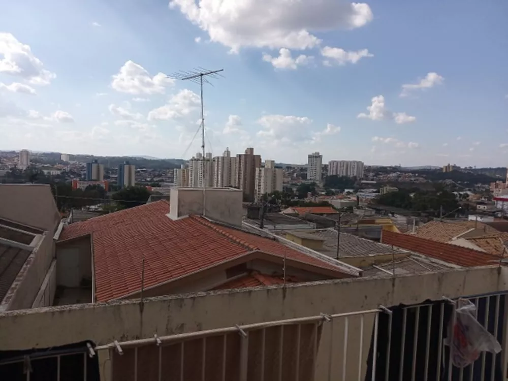 Casa à venda com 3 quartos, 221m² - Foto 2