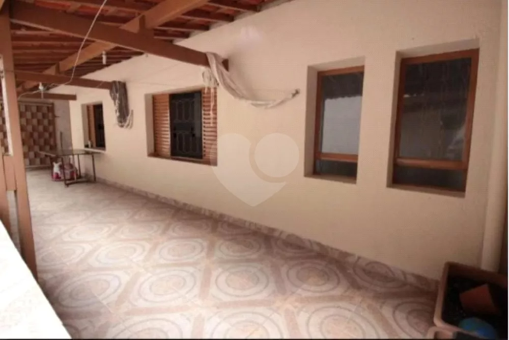 Casa à venda com 3 quartos, 320m² - Foto 1