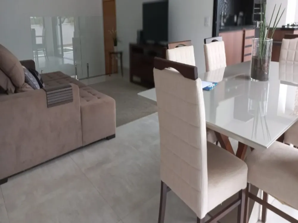 Casa, 3 quartos, 265 m² - Foto 1