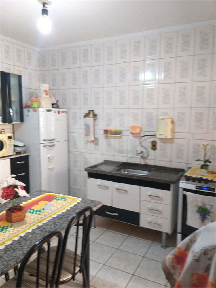 Casa à venda com 3 quartos, 231m² - Foto 2