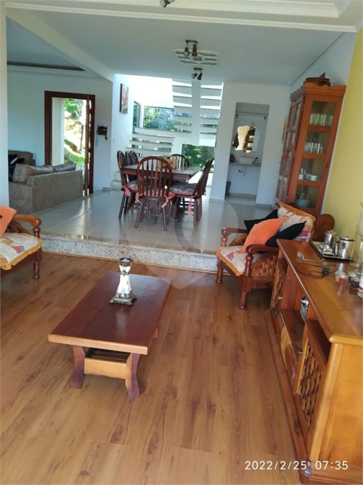 Casa à venda com 4 quartos, 300m² - Foto 3