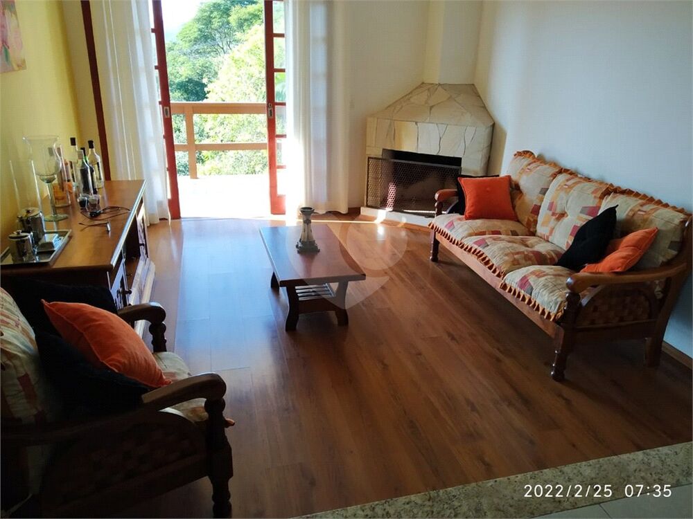 Casa à venda com 4 quartos, 300m² - Foto 2