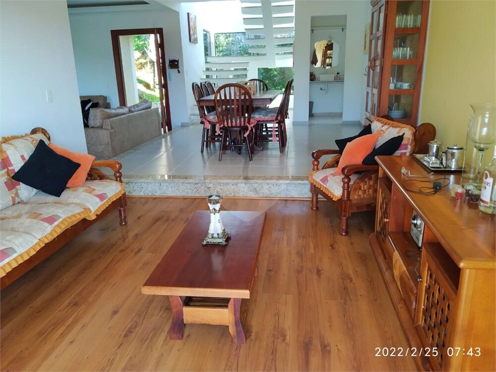 Casa à venda com 4 quartos, 300m² - Foto 1