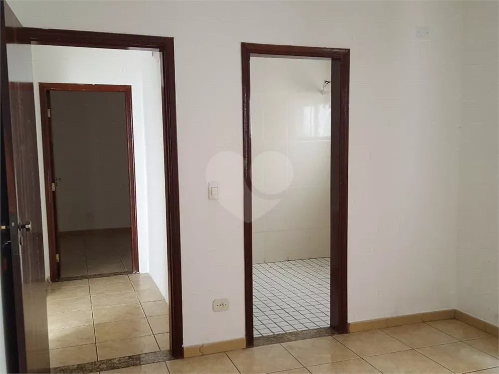 Casa à venda com 4 quartos, 250m² - Foto 2