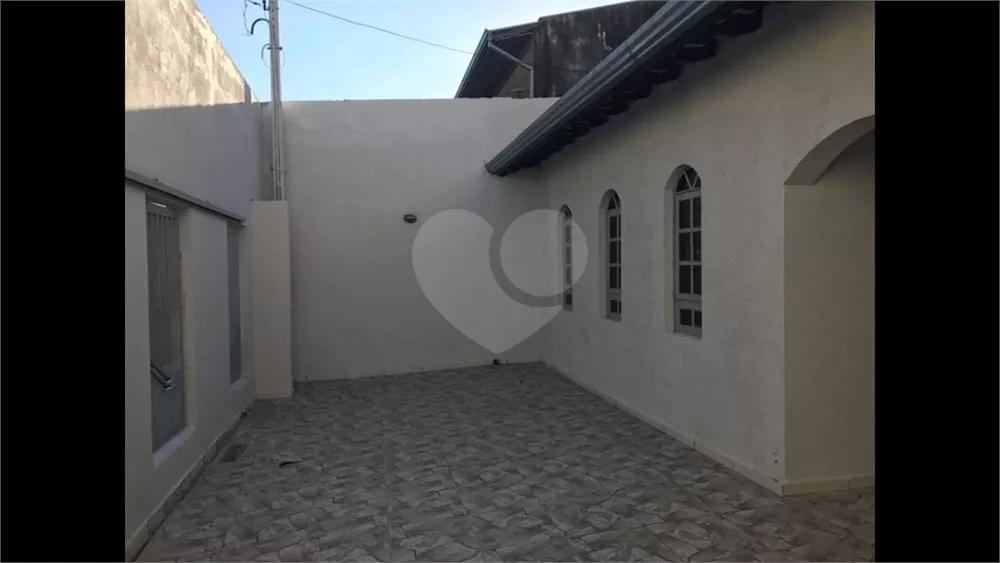 Casa à venda com 4 quartos, 250m² - Foto 4