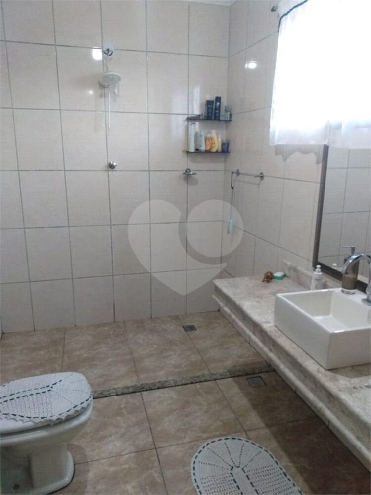 Casa à venda com 3 quartos, 200m² - Foto 8