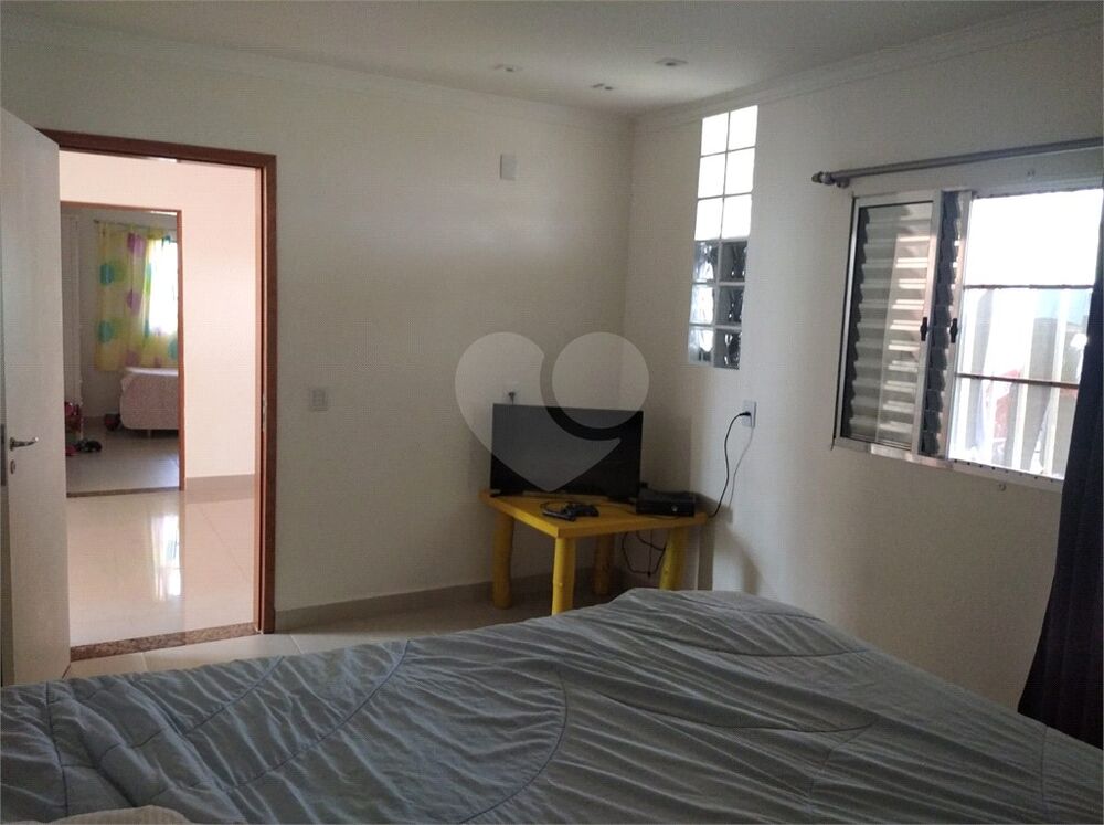 Casa à venda com 3 quartos, 200m² - Foto 14