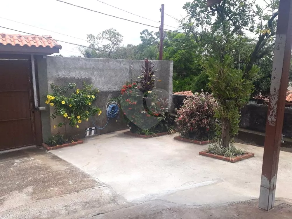 Casa à venda com 2 quartos, 188m² - Foto 1