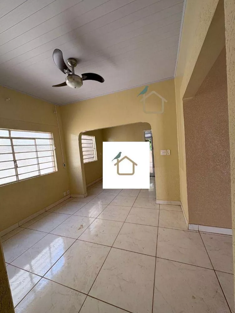 Casa, 3 quartos, 243 m² - Foto 1