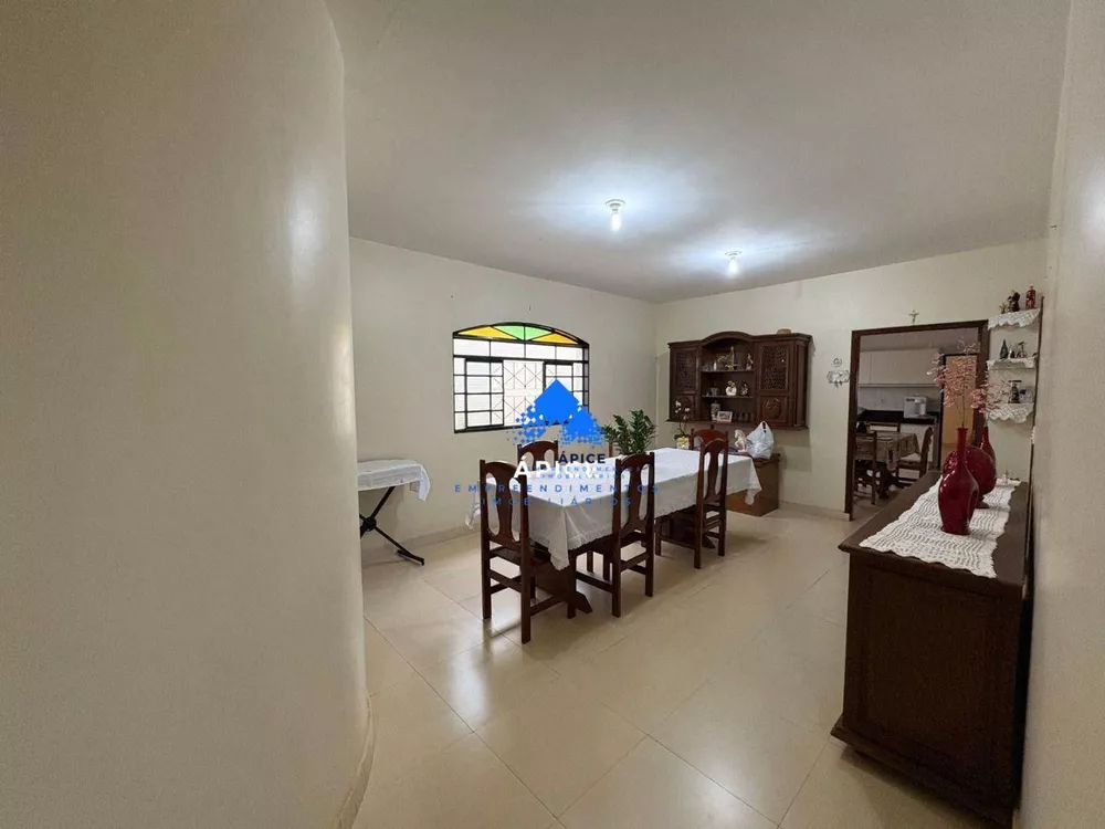 Casa, 3 quartos, 303 m² - Foto 2