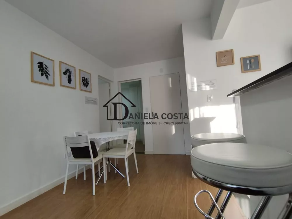 Apartamento à venda com 3 quartos, 50m² - Foto 2