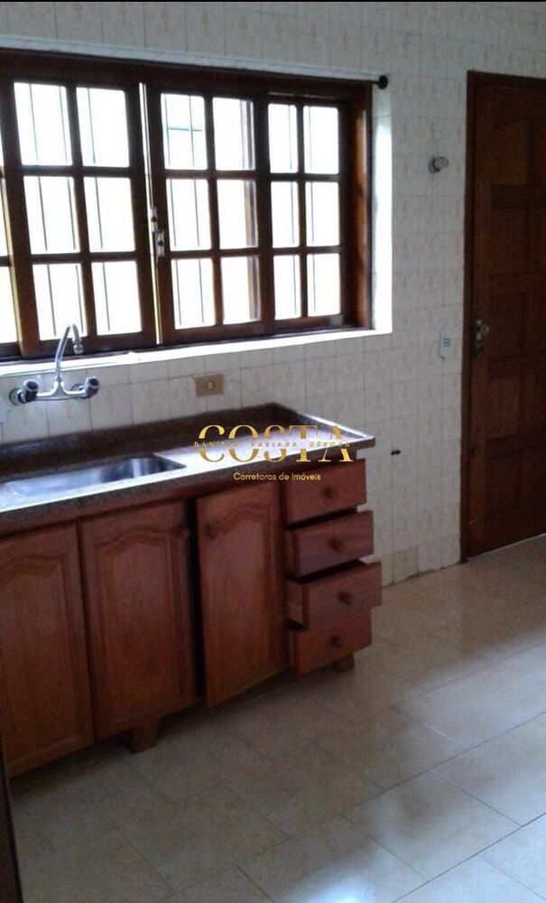 Casa à venda com 3 quartos, 195m² - Foto 4