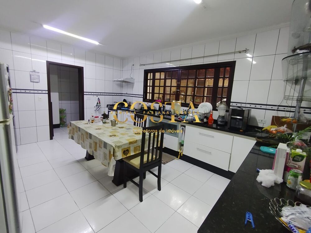 Casa à venda com 3 quartos, 246m² - Foto 6