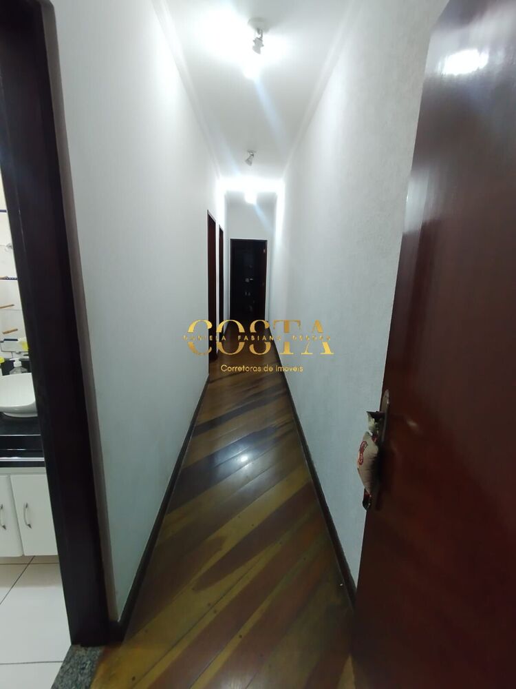 Casa à venda com 3 quartos, 246m² - Foto 12