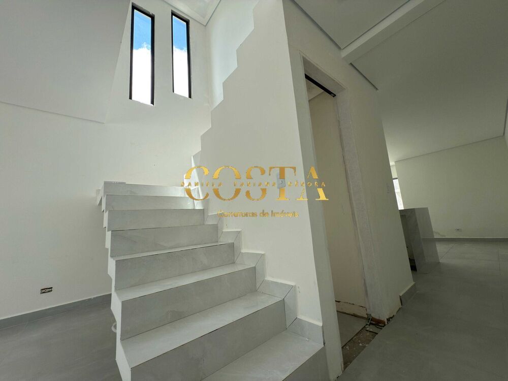 Sobrado à venda com 2 quartos, 100m² - Foto 2