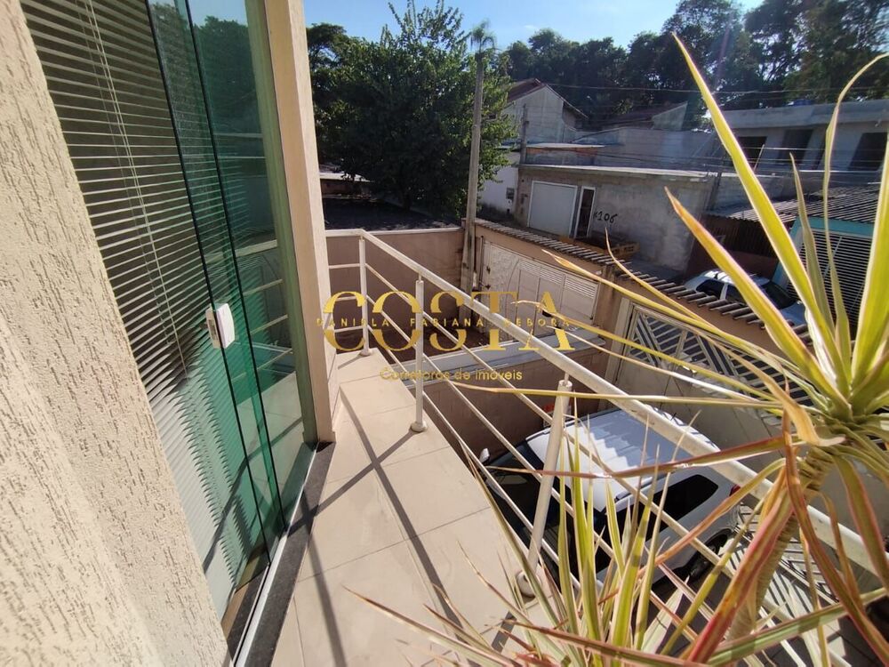 Sobrado à venda com 3 quartos, 100m² - Foto 1