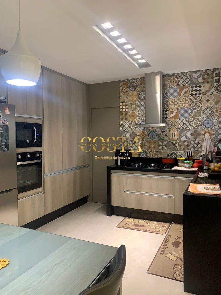 Sobrado, 3 quartos, 200 m² - Foto 1