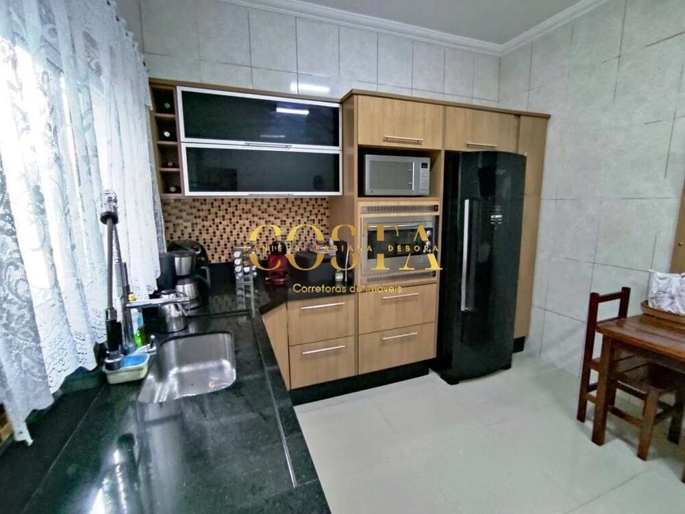 Sobrado, 3 quartos, 210 m² - Foto 1