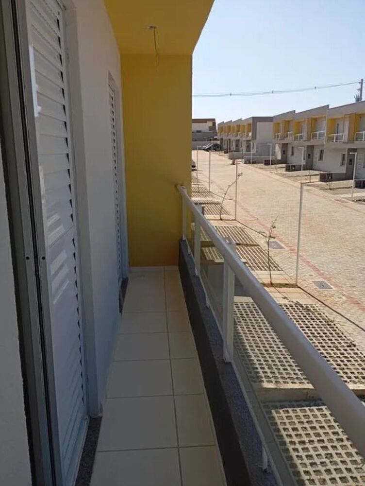 Casa de Condomínio à venda com 4 quartos, 118m² - Foto 1
