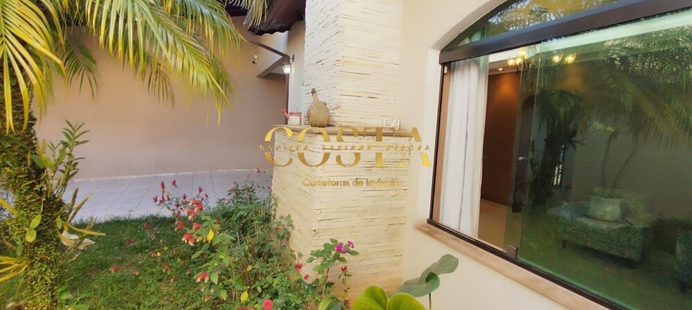 Casa, 3 quartos, 212 m² - Foto 1