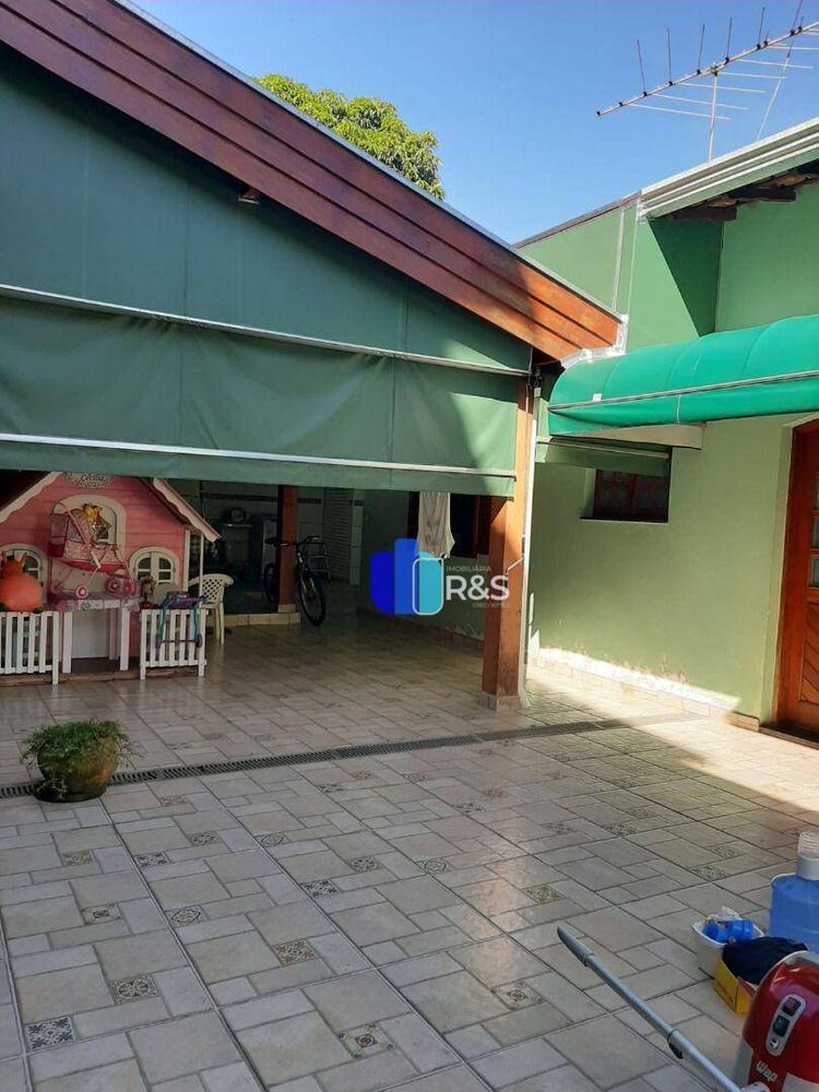 Chácara à venda com 3 quartos, 200m² - Foto 4