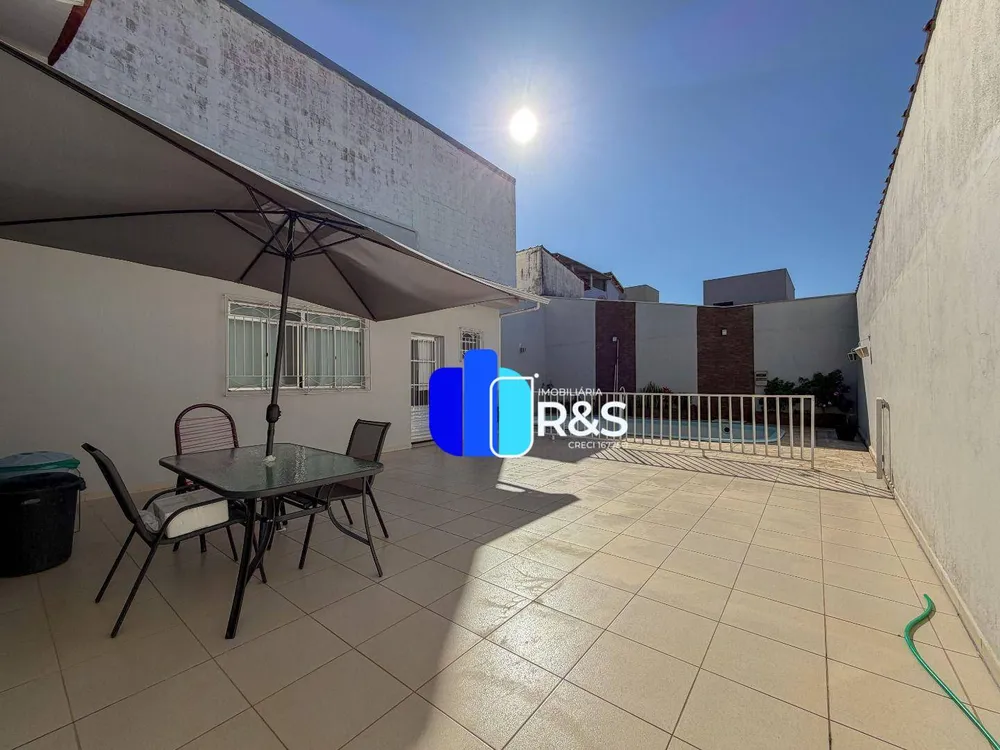 Casa, 5 quartos, 231 m² - Foto 2