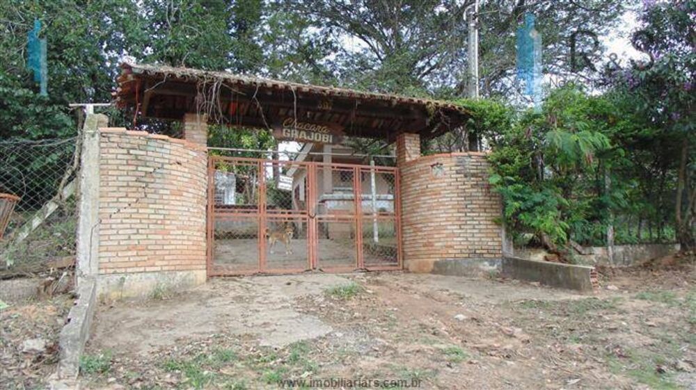 Terreno à venda com 2 quartos, 137m² - Foto 1