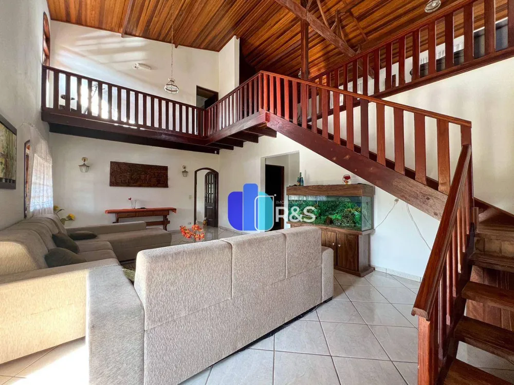 Chácara, 3 quartos, 1160 m² - Foto 1