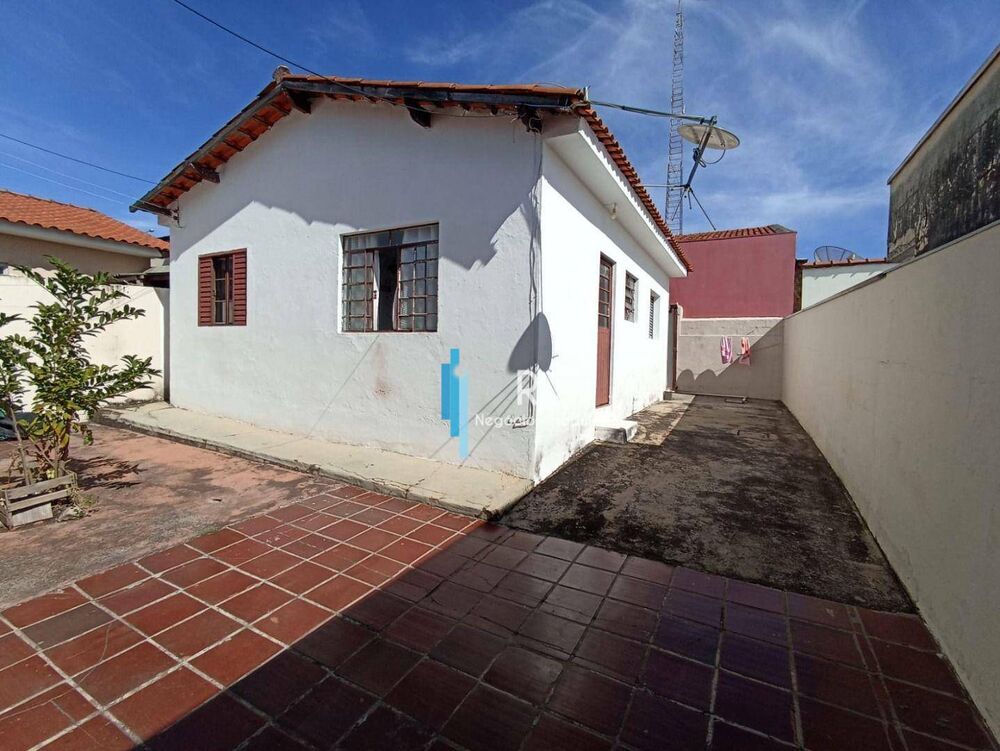 Casa à venda com 5 quartos, 176m² - Foto 1