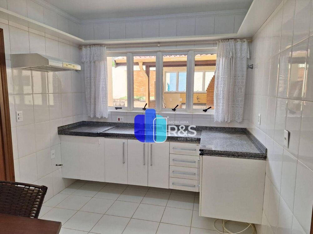 Casa de Condomínio à venda com 3 quartos, 263m² - Foto 2