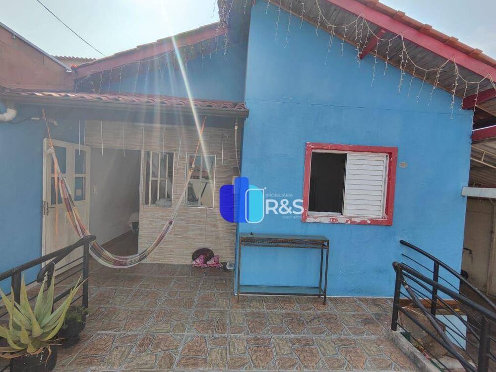 Casa à venda com 2 quartos, 60m² - Foto 1