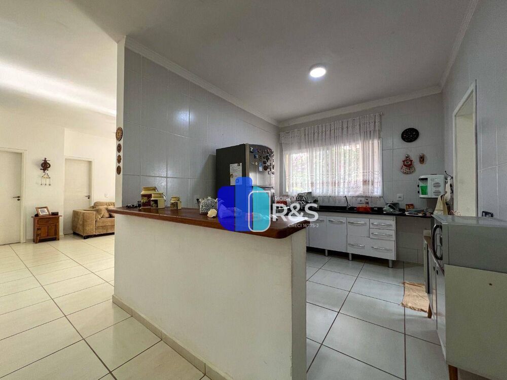 Casa, 3 quartos, 330 m² - Foto 1