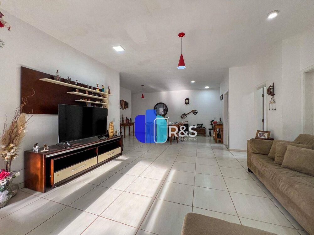 Casa, 3 quartos, 330 m² - Foto 2