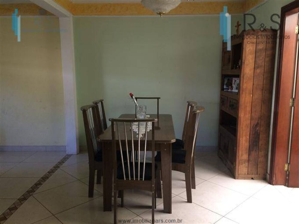 Casa à venda com 2 quartos, 200m² - Foto 3