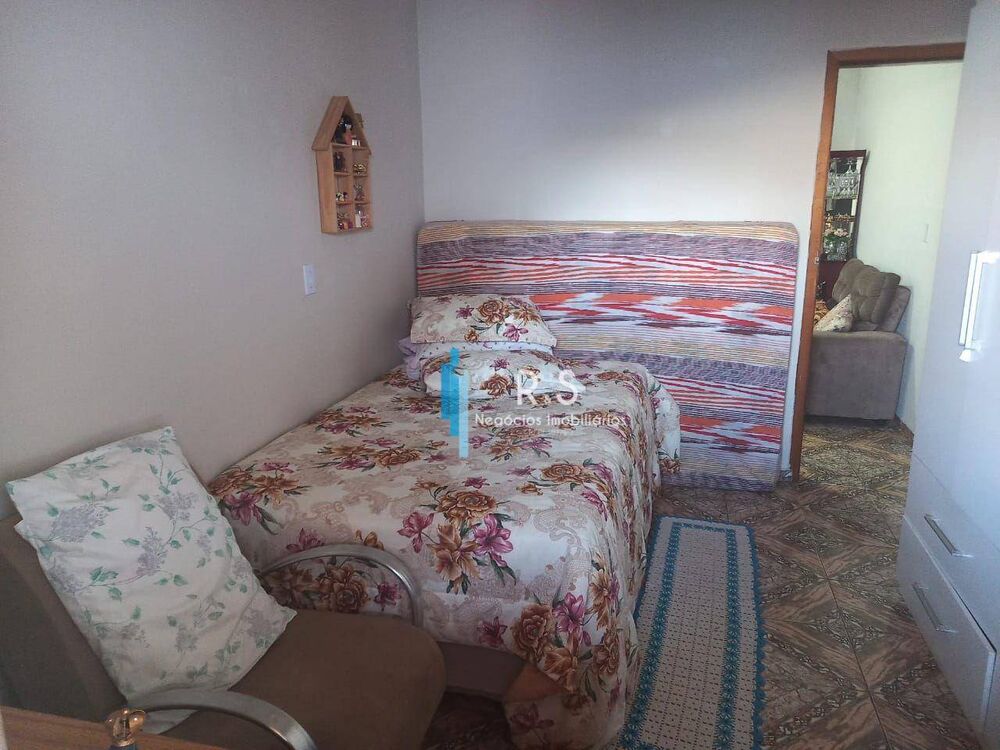 Casa à venda com 2 quartos, 250m² - Foto 4