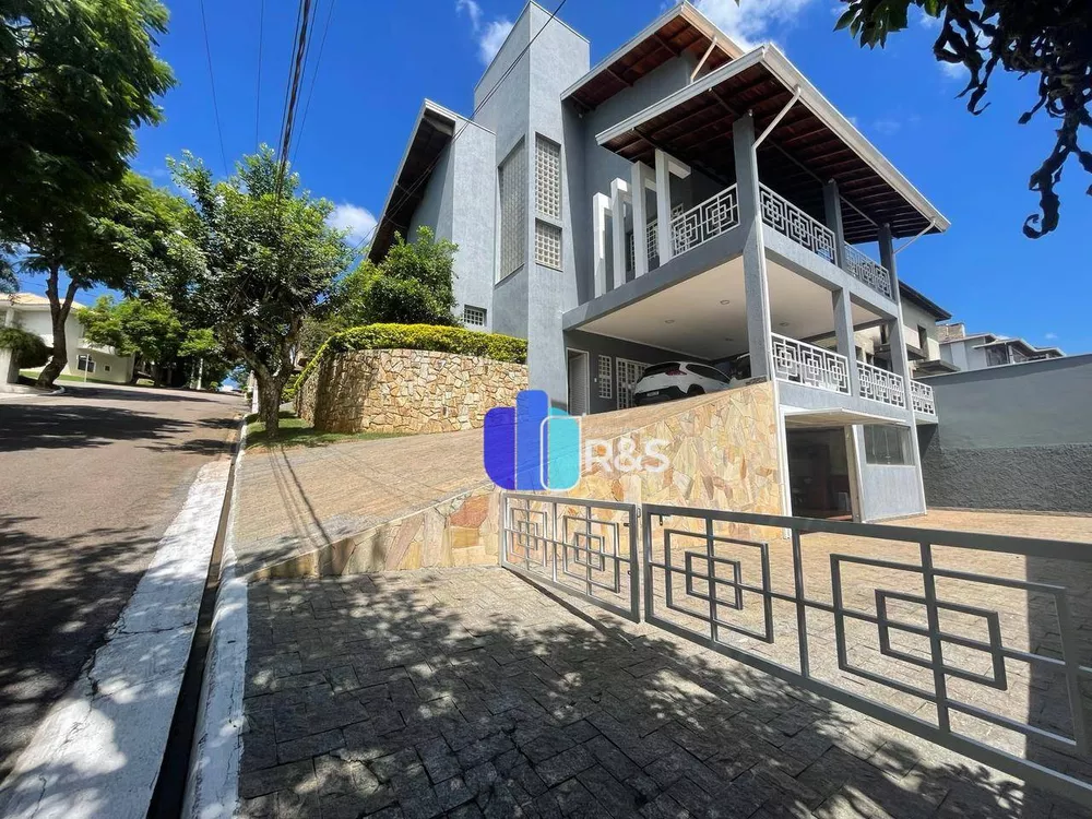 Casa de Condomínio à venda e aluguel com 5 quartos, 305m² - Foto 1