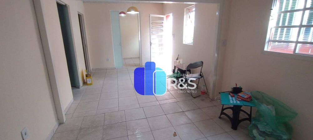 Casa para alugar com 3 quartos, 80m² - Foto 2