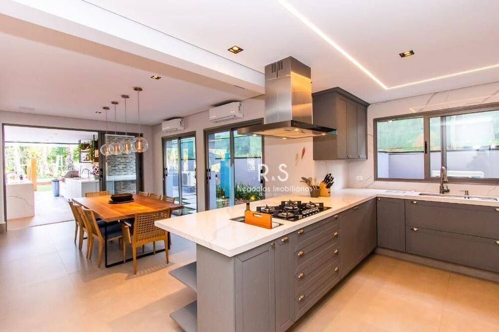 Casa à venda com 6 quartos, 67772m² - Foto 17