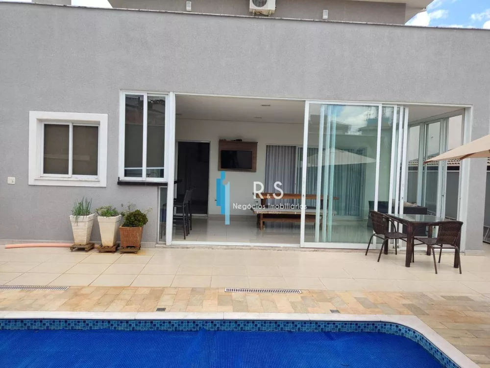 Casa de Condomínio à venda com 3 quartos, 250m² - Foto 1