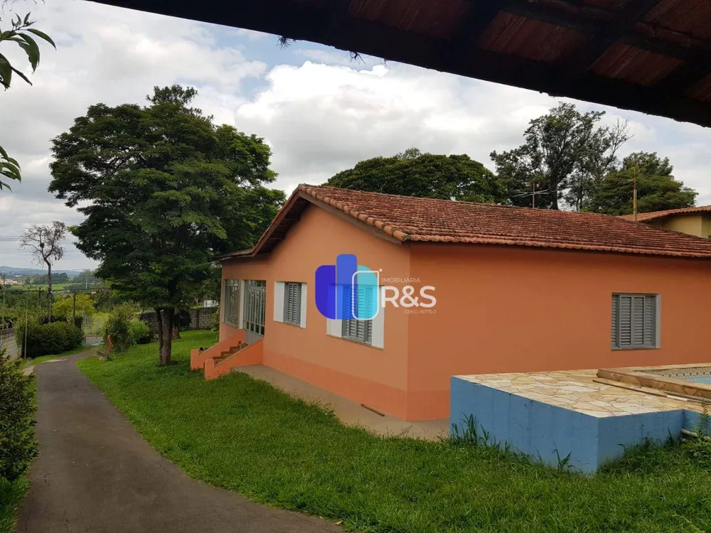 Chácara, 3 quartos, 1719 m² - Foto 1